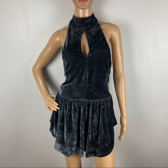 TART VELVET PEPLUM HALTER TOP - Picture 2 of 7